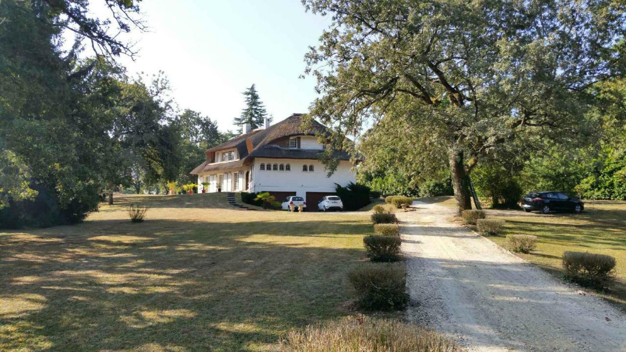 La Belle Chaumiere Bed and Breakfast Bretagne-de-Marsan Εξωτερικό φωτογραφία